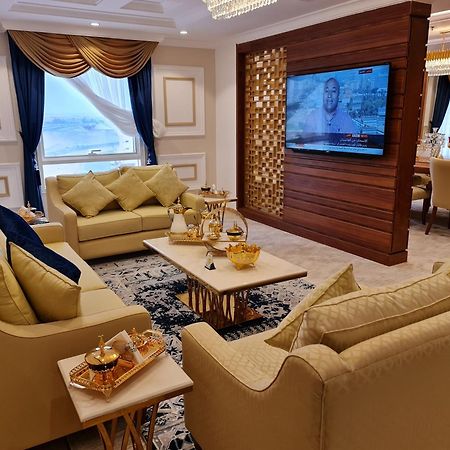 فندق هوليدي فيلا حائل المظهر الخارجي الصورة